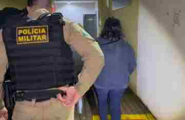 Menina caminha 7 km descalça e denuncia maus-tratos da mãe que acaba detida em Cascavel